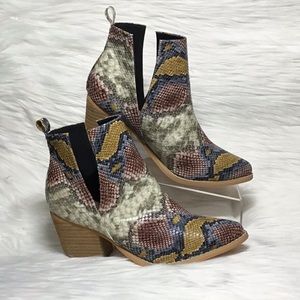 NWT!! A Rider Girl Jena Snake Multi Booties, Sz 9